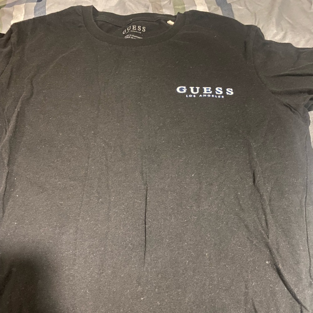 Mens small Guess tee